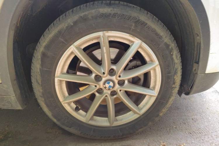 Used BMW X1 2016 sDrive18Li Fashion Model Right Front Wheel Hub