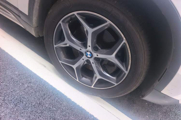 Used BMW X1 2016 sDrive20Li Luxury Model Right Front Wheel Hub