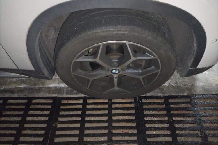 Used BMW X1 2016 sDrive18Li Luxury Model Right Front Wheel Hub