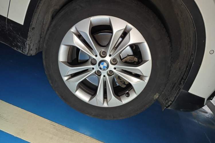 Used BMW X1 2016 sDrive18Li Premium Edition Right Front Wheel Hub