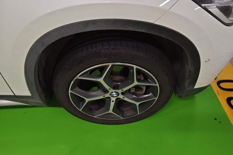Used BMW X1 2016 sDrive20Li Luxury Model Right Front Wheel Hub