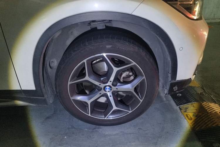Used BMW X1 2016 sDrive20Li Luxury Model Right Front Wheel Hub