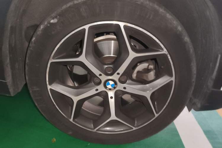 Used BMW X1 2016 sDrive20Li Luxury Model Right Front Wheel Hub