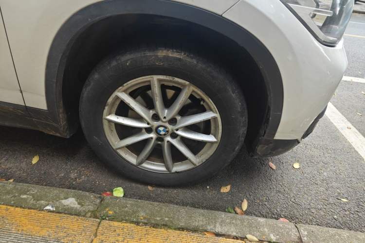Used BMW X1 2016 sDrive18Li Fashion Model Right Front Wheel Hub