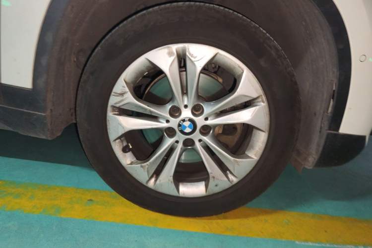 Used BMW X1 2016 sDrive18Li Premium Edition Right Front Wheel Hub