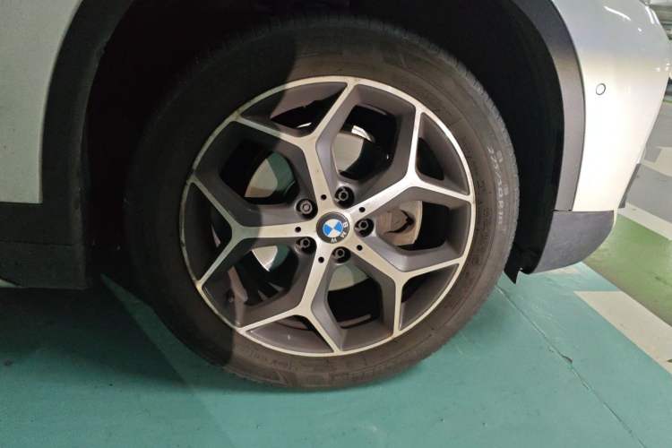 Used BMW X1 2016 sDrive18Li Luxury Model Right Front Wheel Hub
