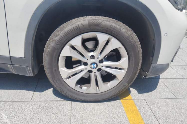 Used BMW X1 2016 sDrive18Li Premium Edition Right Front Wheel Hub