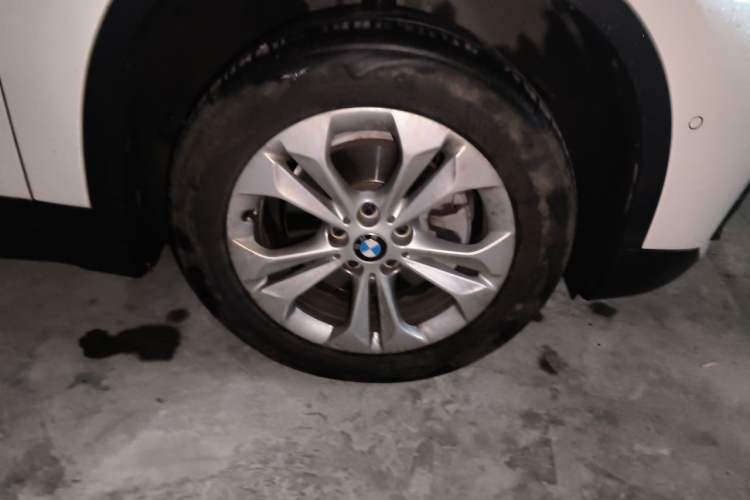 Used BMW X1 2016 sDrive18Li Premium Edition Right Front Wheel Hub