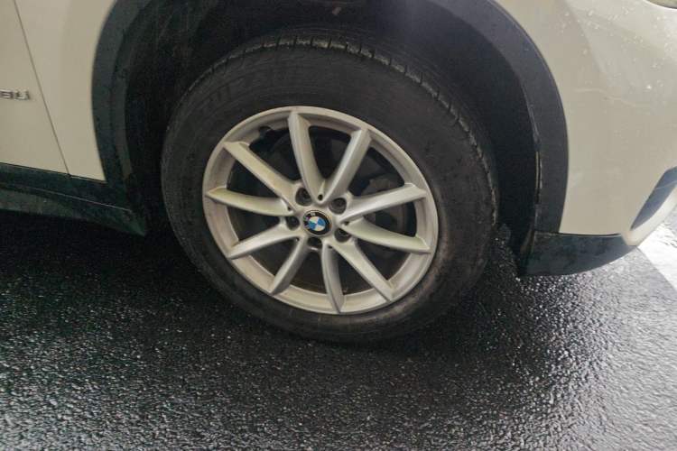 Used BMW X1 2016 sDrive18Li Fashion Model Right Front Wheel Hub