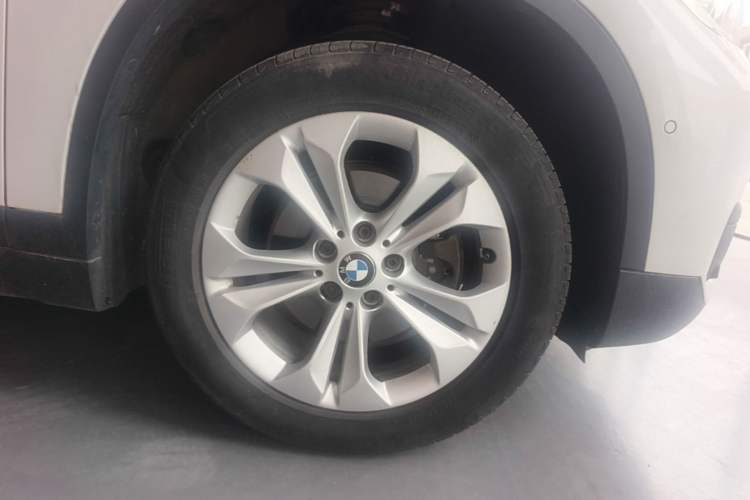 Used BMW X1 2016 sDrive18Li Premium Edition Right Front Wheel Hub
