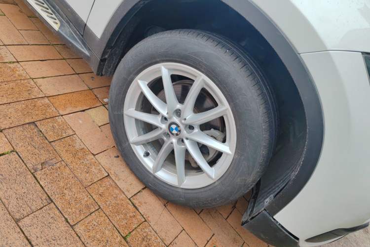 Used BMW X1 2016 sDrive18Li Fashion Model Right Front Wheel Hub