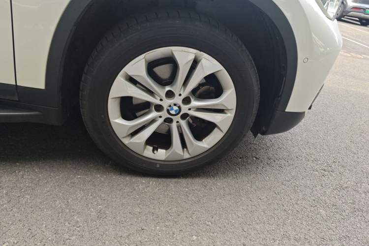 Used BMW X1 2016 sDrive18Li Premium Edition Right Front Wheel Hub