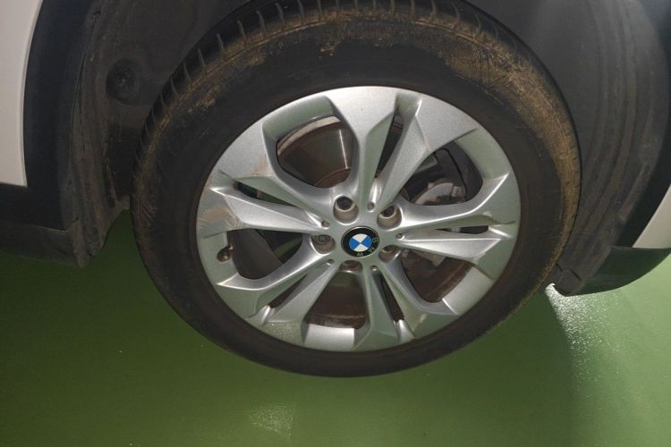 Used BMW X1 2016 sDrive18Li Premium Edition Right Front Wheel Hub