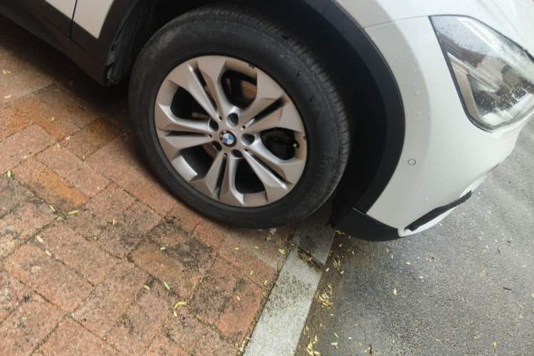 Used BMW X1 2016 sDrive18Li Premium Edition Right Front Wheel Hub
