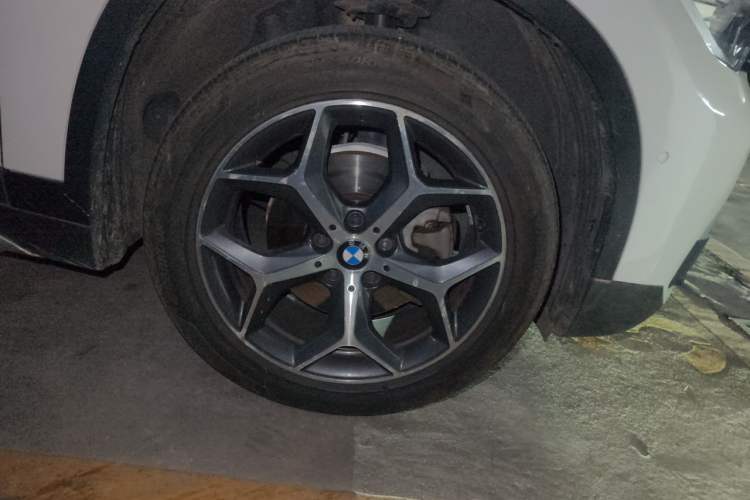 Used BMW X1 2016 sDrive18Li Luxury Model Right Front Wheel Hub