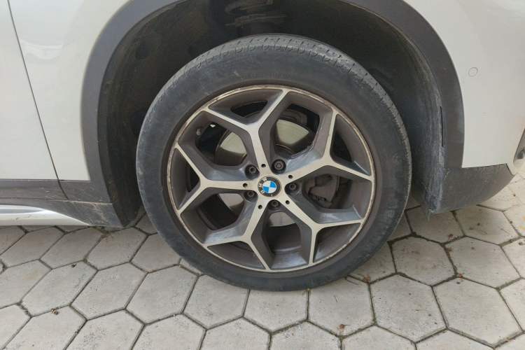 Used BMW X1 2016 sDrive18Li Luxury Model Right Front Wheel Hub