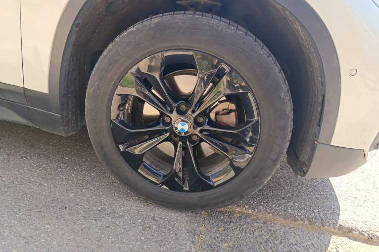 Used BMW X1 2016 sDrive18Li Premium Edition Right Front Wheel Hub
