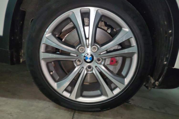 Used BMW X1 2016 sDrive20Li Luxury Model Right Front Wheel Hub