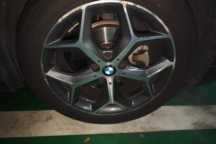 Used BMW X1 2016 sDrive18Li Luxury Model Right Front Wheel Hub