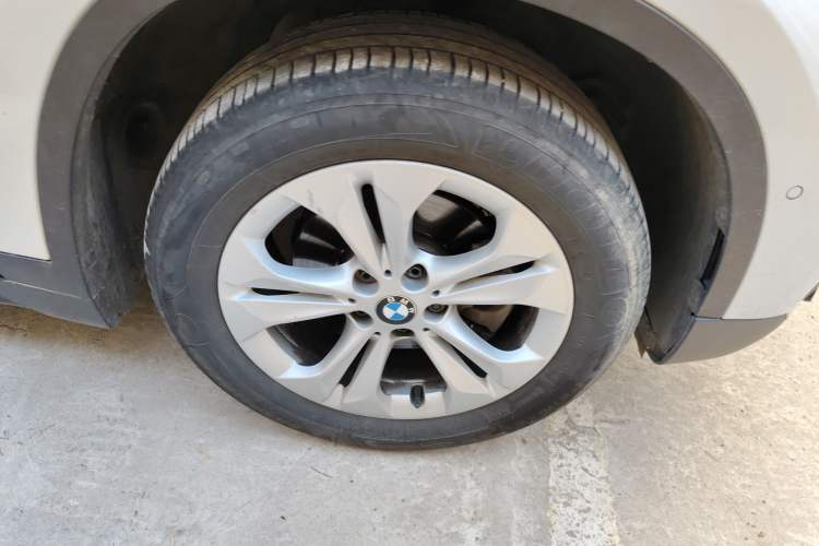 Used BMW X1 2016 sDrive18Li Premium Edition Right Front Wheel Hub