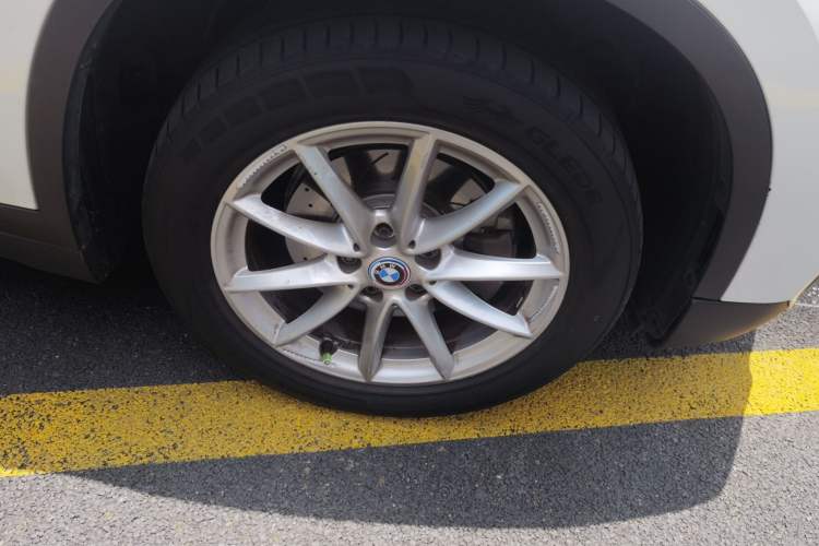 Used BMW X1 2016 sDrive18Li Fashion Model Right Front Wheel Hub
