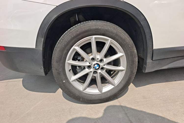 Used BMW X1 2016 sDrive18Li Fashion Model Right Rear Wheel Hub
