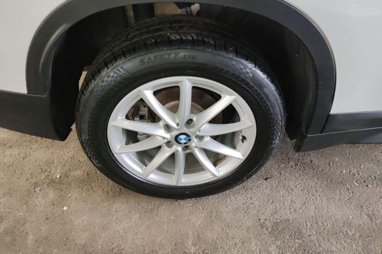 Used BMW X1 2016 sDrive18Li Fashion Model Right Rear Wheel Hub