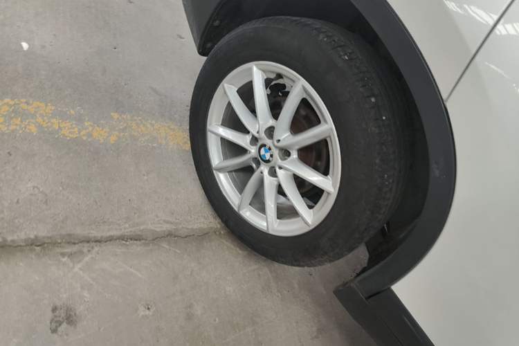 Used BMW X1 2016 sDrive18Li Fashion Model Right Rear Wheel Hub