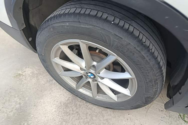 Used BMW X1 2016 sDrive18Li Fashion Model Right Rear Wheel Hub