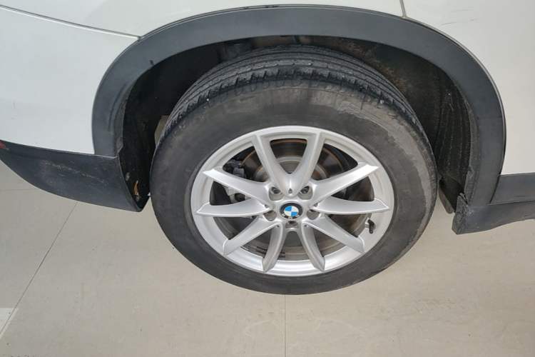 Used BMW X1 2016 sDrive18Li Fashion Model Right Rear Wheel Hub