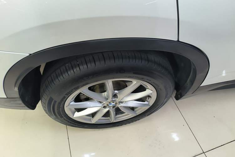 Used BMW X1 2016 sDrive18Li Fashion Model Right Rear Wheel Hub