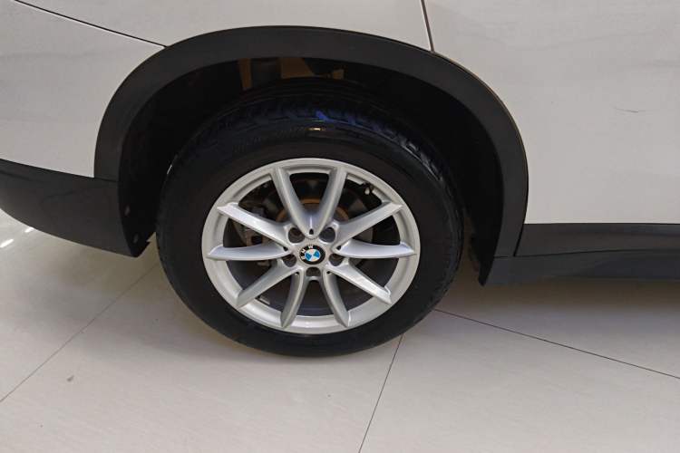 Used BMW X1 2016 sDrive18Li Fashion Model Right Rear Wheel Hub