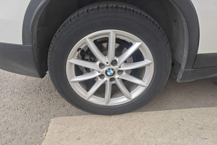 Used BMW X1 2016 sDrive18Li Fashion Model Right Rear Wheel Hub