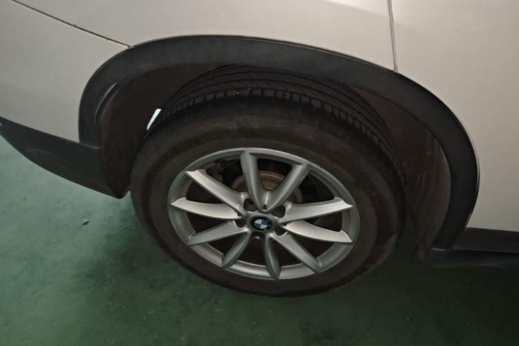 Used BMW X1 2016 sDrive18Li Fashion Model Right Rear Wheel Hub