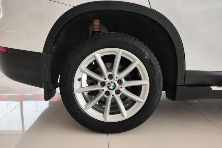 Used BMW X1 2016 sDrive18Li Fashion Model Right Rear Wheel Hub