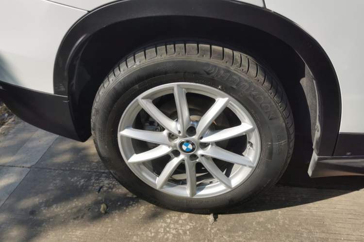 Used BMW X1 2016 sDrive18Li Fashion Model Right Rear Wheel Hub