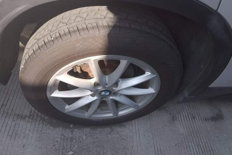 Used BMW X1 2016 sDrive18Li Fashion Model Right Rear Wheel Hub