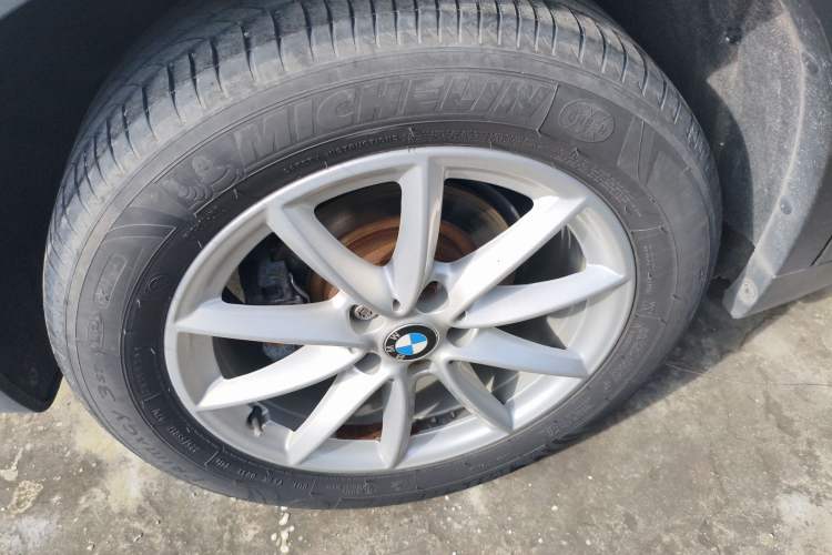 Used BMW X1 2016 sDrive18Li Fashion Model Right Rear Wheel Hub