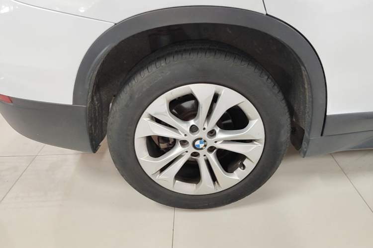Used BMW X1 2016 sDrive18Li Premium Edition Right Rear Wheel Hub