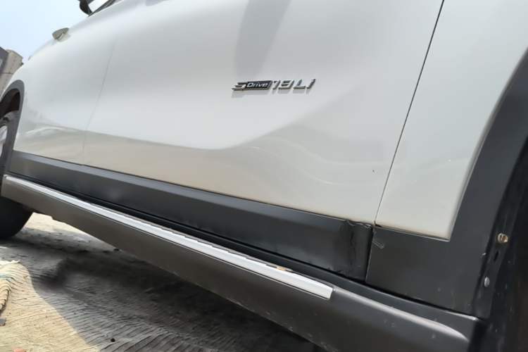 Used BMW X1 2016 sDrive18Li Premium Edition Right Side Sill