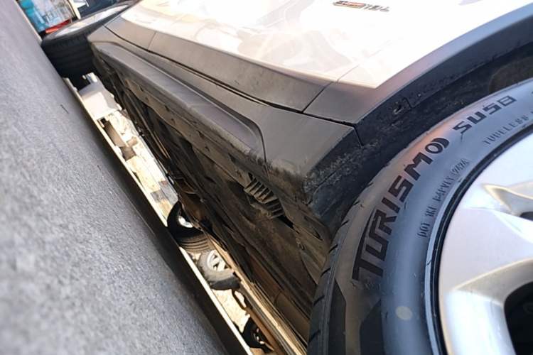 Used BMW X1 2016 sDrive18Li Premium Edition Right Side Sill