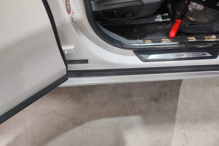 Used BMW X1 2016 sDrive18Li Luxury Model Right Side Sill
