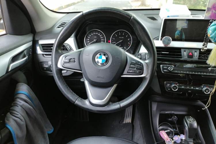 Used BMW X1 2016 sDrive18Li Fashion Model Steering Wheel
