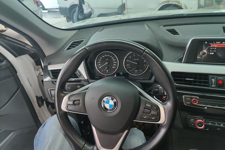 Used BMW X1 2016 sDrive18Li Fashion Model Steering Wheel