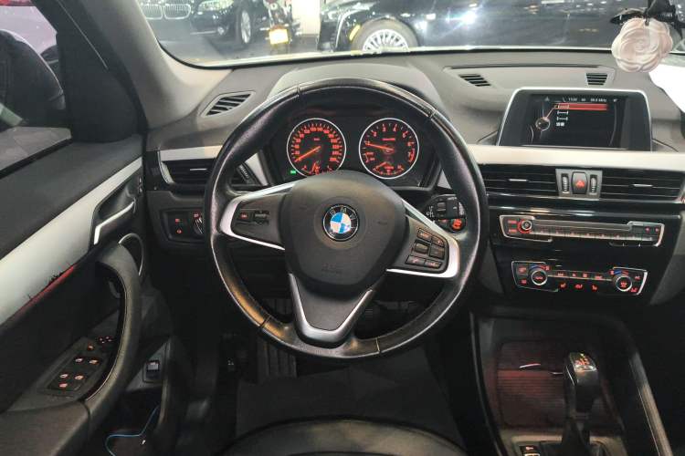 Used BMW X1 2016 sDrive18Li Premium Edition Steering Wheel
