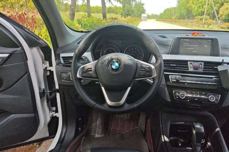 Used BMW X1 2016 sDrive18Li Fashion Model Steering Wheel