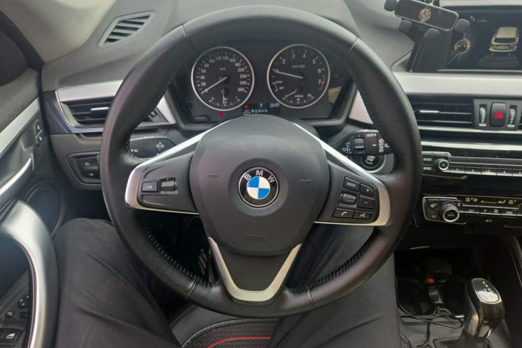 Used BMW X1 2016 sDrive18Li Fashion Model Steering Wheel