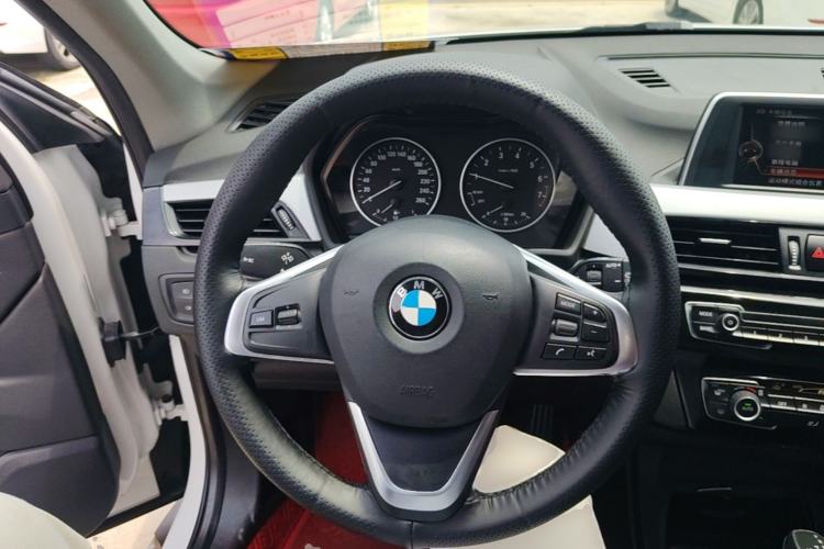 Used BMW X1 2016 sDrive18Li Fashion Model Steering Wheel