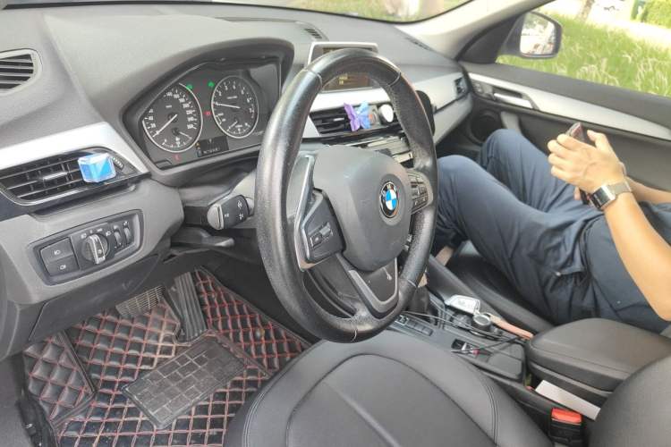 Used BMW X1 2016 sDrive18Li Fashion Model Steering Wheel