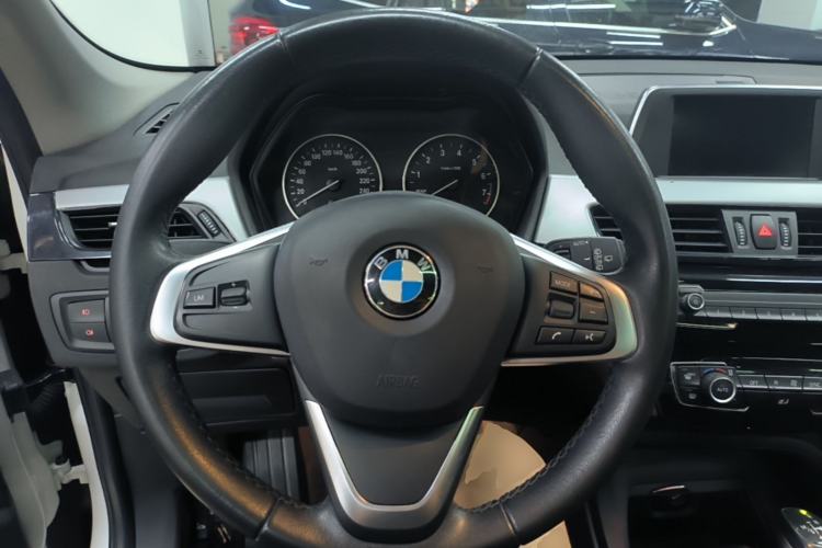 Used BMW X1 2016 sDrive18Li Fashion Model Steering Wheel